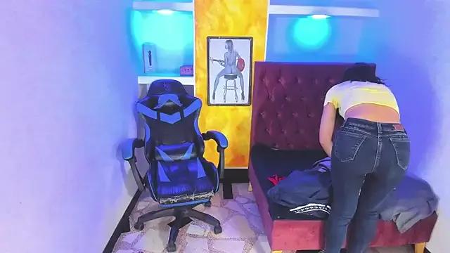 Try our streaming cams variety and talk on a personal level with our adorable girls streamers, showing off their bountiful shapes and dildos.