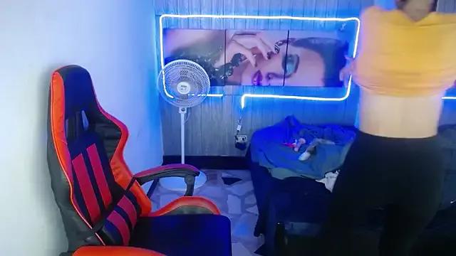 Try our streaming cams variety and talk on a personal level with our adorable girls streamers, showing off their bountiful shapes and dildos.
