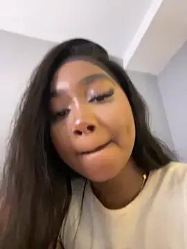 alisonn_moon from StripChat is Freechat