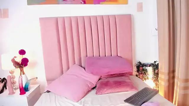 Try our streaming cams variety and talk on a personal level with our adorable girls streamers, showing off their bountiful shapes and dildos.
