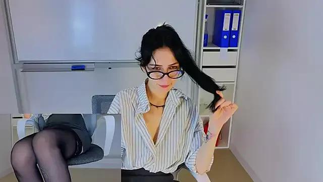 Alisssse from StripChat is Freechat