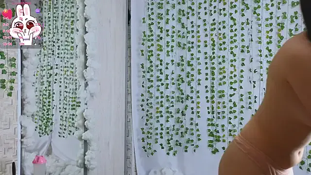 aliyapickme from StripChat is Freechat