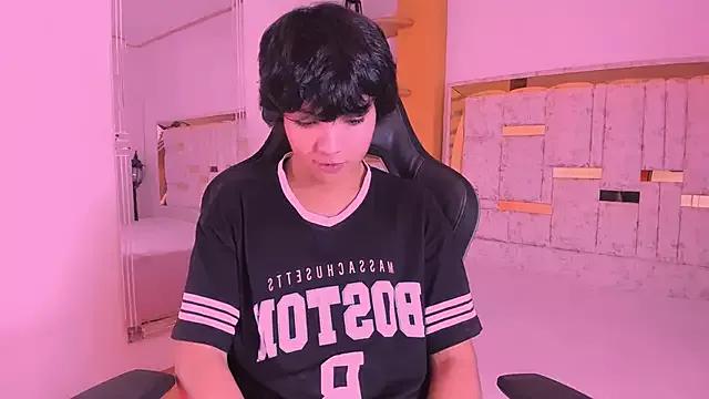 AllanYong18 from StripChat