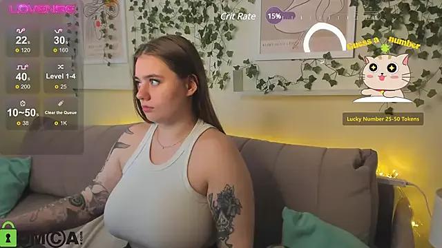 Alli_Aster from StripChat