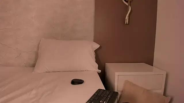 allie_bruce from StripChat is Freechat