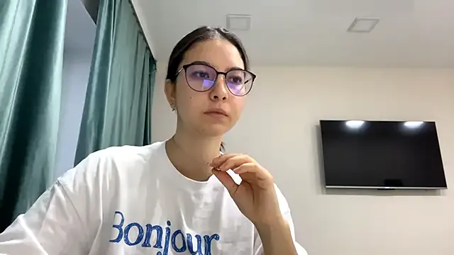 Allisgree from StripChat is Freechat