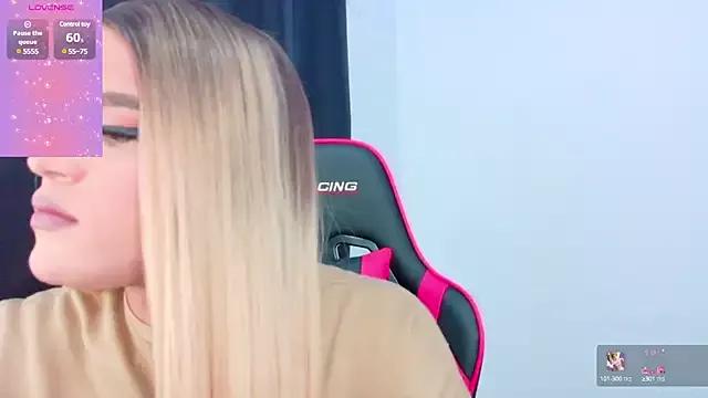 AllisonsweetZ from StripChat