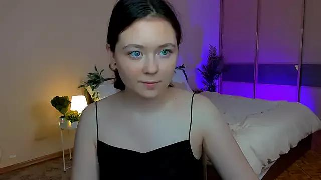 AlluringLookk from StripChat is Freechat