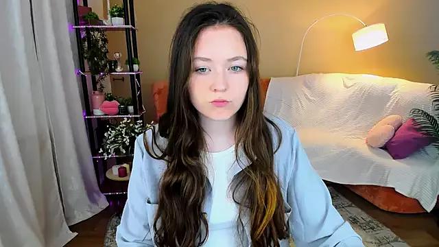 AlluringLookk from StripChat