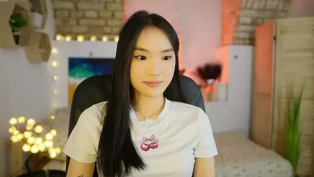 Allyah_Sky from StripChat