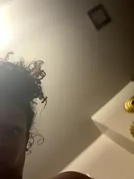 allybluee777 on StripChat 