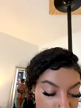 allybluee777 on StripChat 