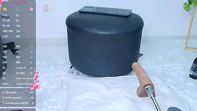 AllyLouis on StripChat 