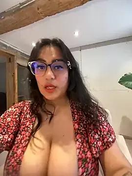 Alma- from StripChat is Freechat