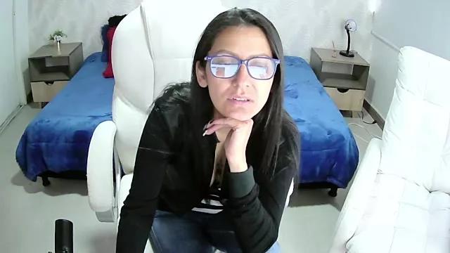 alma_blue from StripChat
