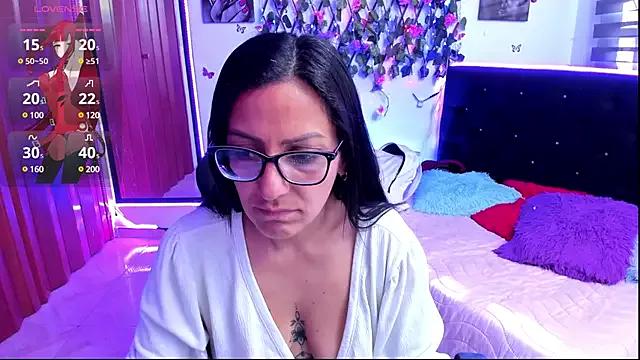 alma_blue from StripChat