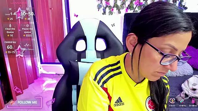 alma_blue from StripChat