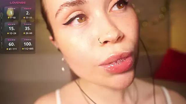 alma_yammy from StripChat