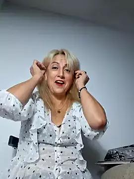almaluna7 from StripChat is Freechat