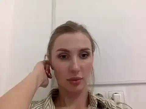 Alveryn from StripChat is Freechat