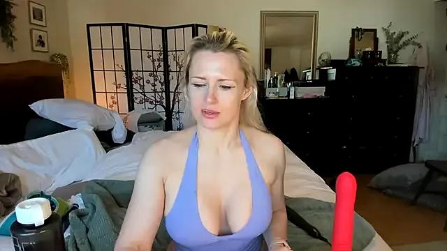 AlwaysAffirming from StripChat