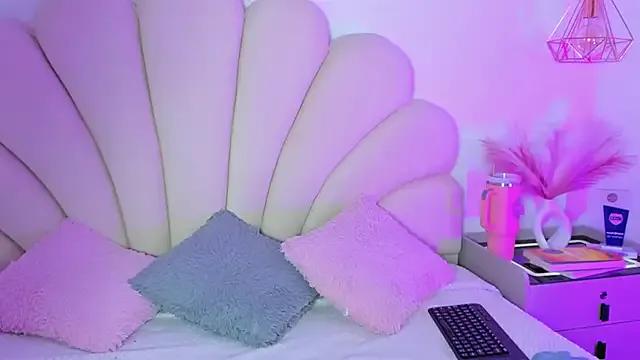 Try our streaming cams variety and talk on a personal level with our adorable girls streamers, showing off their bountiful shapes and dildos.