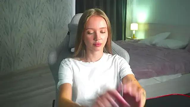 AlyssaSelmon from StripChat is Freechat