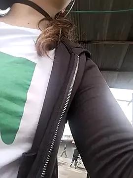 Alysson-- from StripChat is Freechat