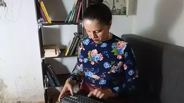 Amadamilf1980 from StripChat is Freechat