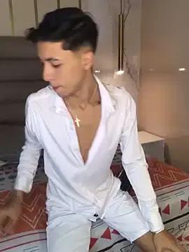 AmadeoDesanti from StripChat