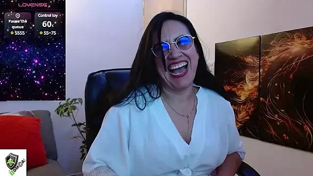 amalia_brunette from StripChat