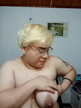 amalia_love from StripChat is Freechat