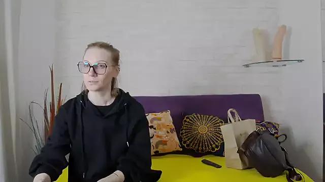 AmaliaMao from StripChat is Freechat