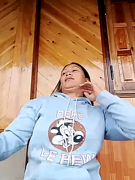 Amanda-234 from StripChat