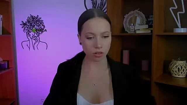 amanda-miki from StripChat is Freechat