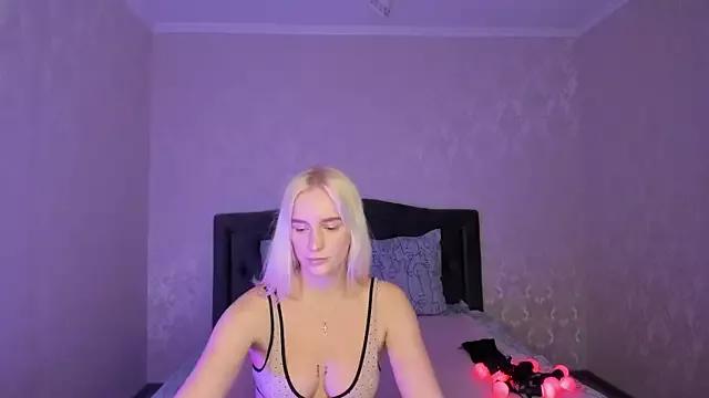 Amanda054 from StripChat