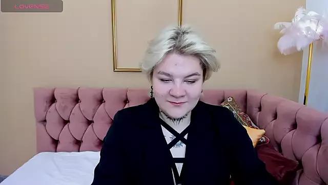 Amanda_Cruzz from StripChat is Freechat