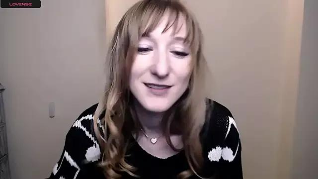 AmandaSell from StripChat