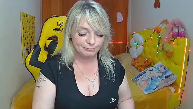 AmandaSkript from StripChat