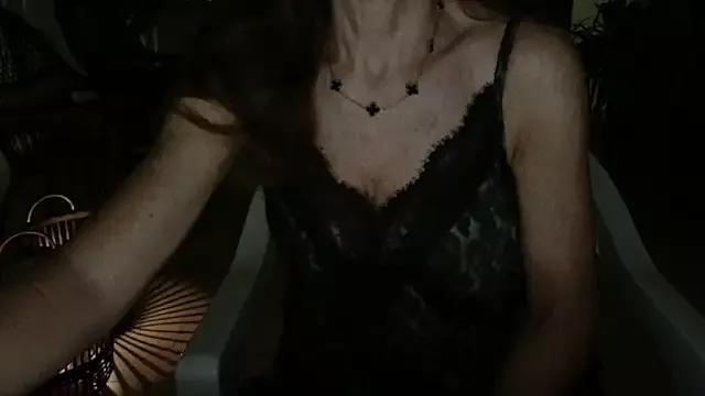 Amara_2022 from StripChat