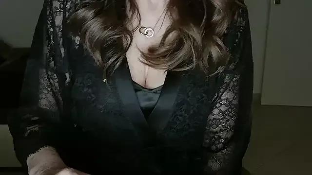 Amara_2022 from StripChat