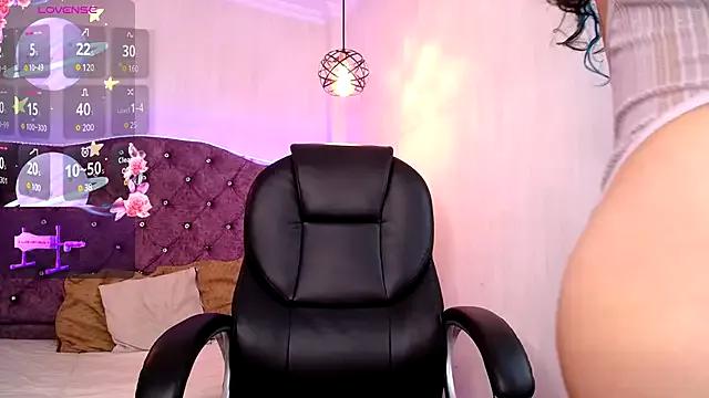Try our streaming cams variety and talk on a personal level with our adorable girls streamers, showing off their bountiful shapes and dildos.