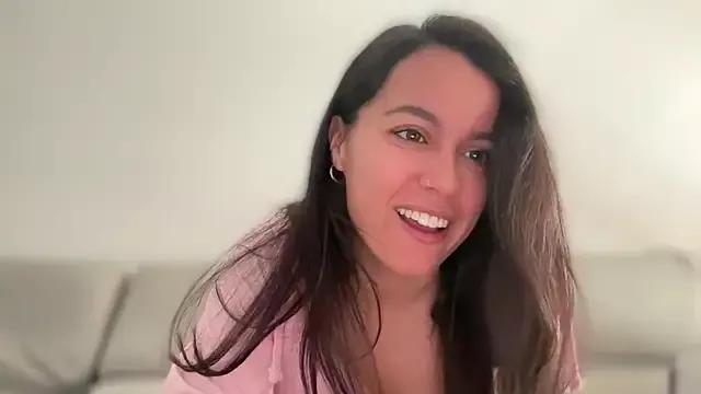 AmaraBella69 from StripChat