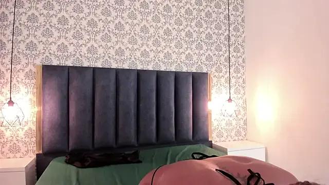 Try our streaming cams variety and talk on a personal level with our adorable girls streamers, showing off their bountiful shapes and dildos.