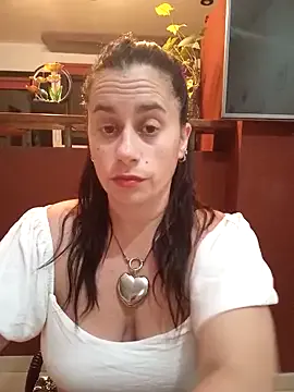 Amarteverdaderamente from StripChat is Freechat