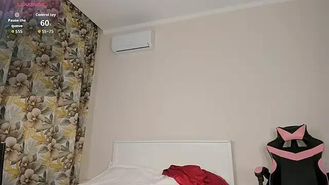 Try our streaming cams variety and talk on a personal level with our adorable girls streamers, showing off their bountiful shapes and dildos.