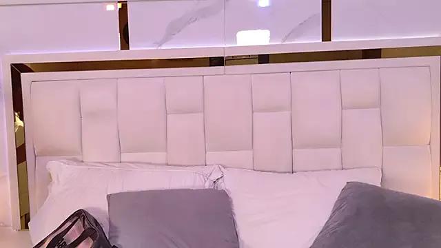 ambar_rosse25 from StripChat is Freechat
