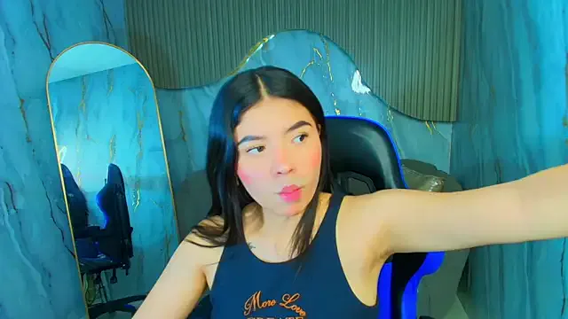 ambarina_r on StripChat 