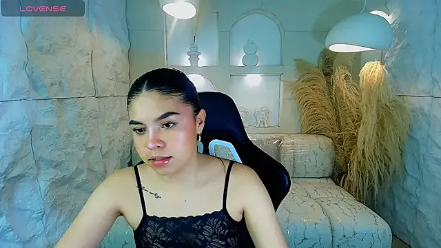 ambarina_r from StripChat is Freechat