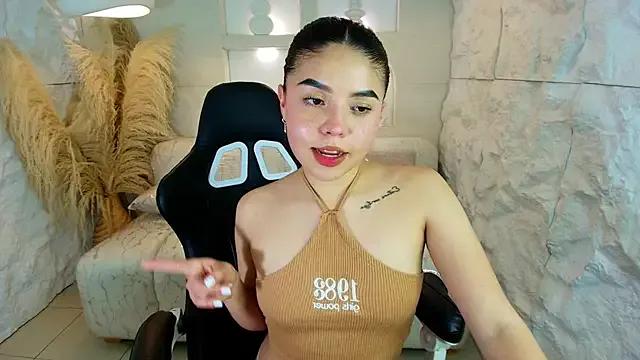 ambarina_r from StripChat is Freechat